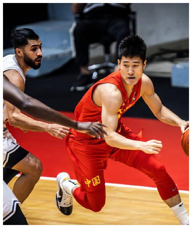 安徽男篮大获胜利，实力雄厚