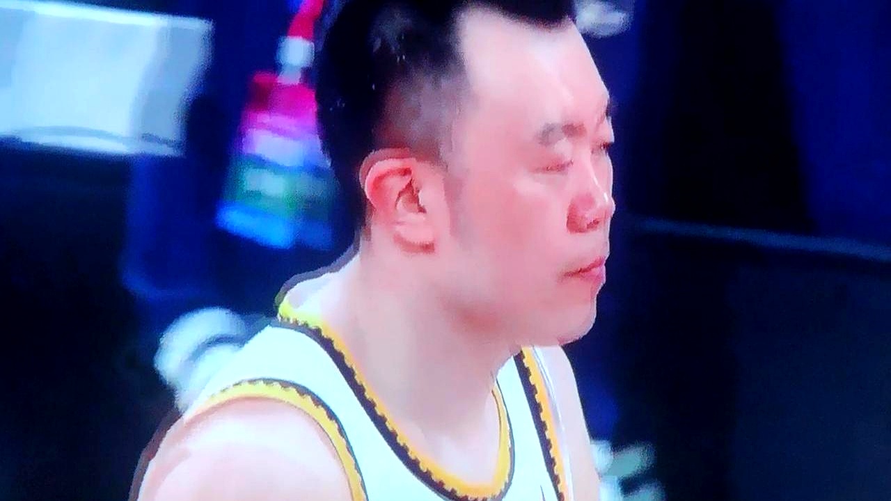 天博体育登录-卡尔蒂斯球迷现场助威，激发球队夺冠斗志