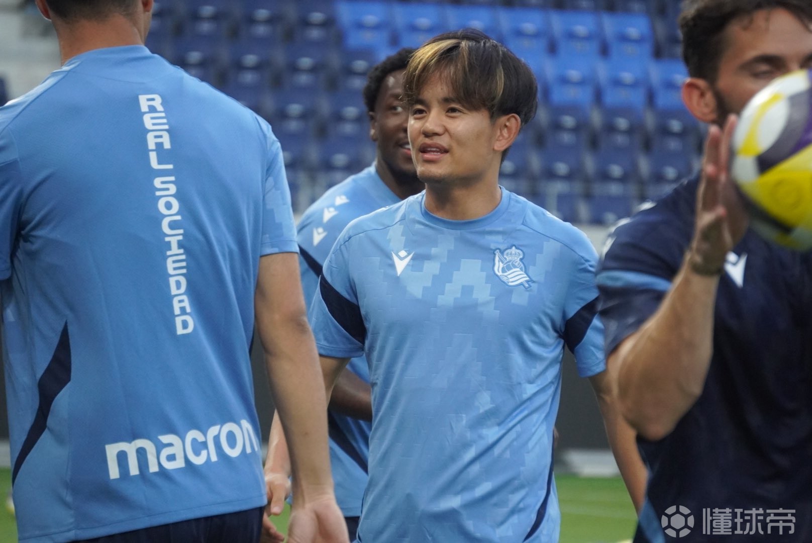 久保建英对我们来说极为重要；我一直很期待日本行